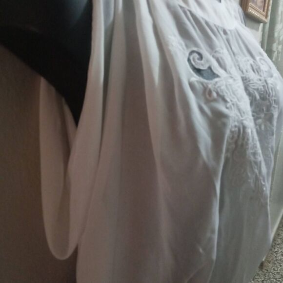 Open back vintage top  - Picture 7 of 16